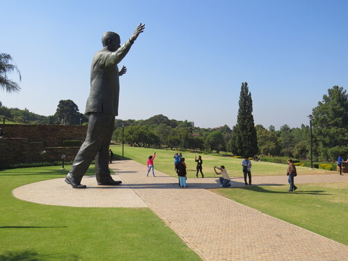 Mandela statue